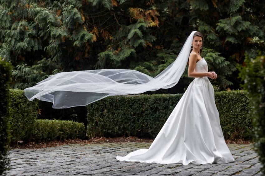 Put Veil in Wedding Ceremony