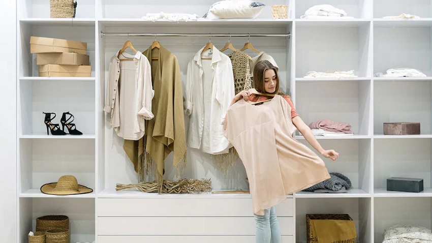 How much does a Closet by Design Reach-In Closet Cost