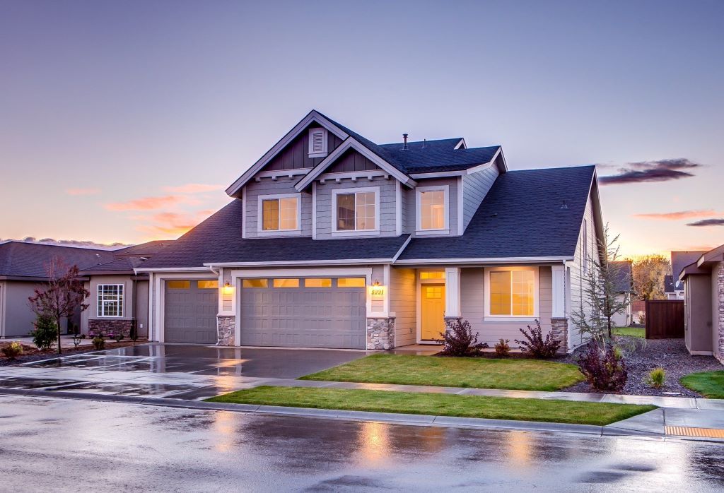 What signs indicate that a roof needs replacement?